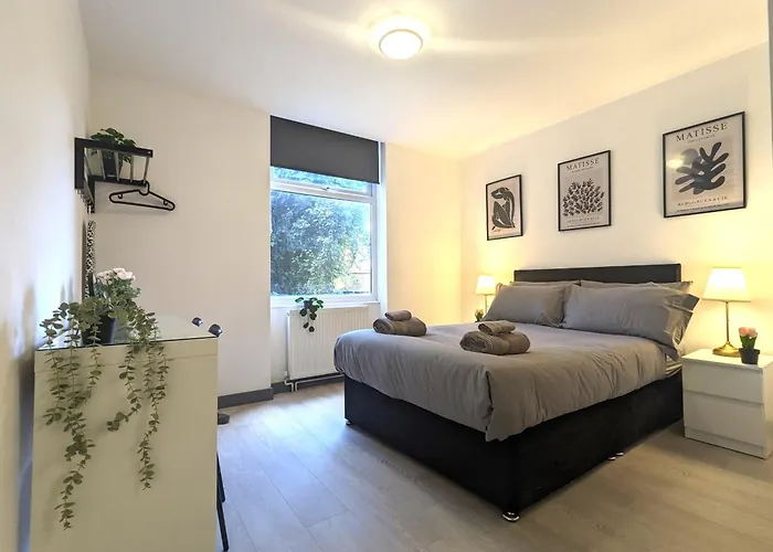 Room Near City Centre Private Bath Free Parking