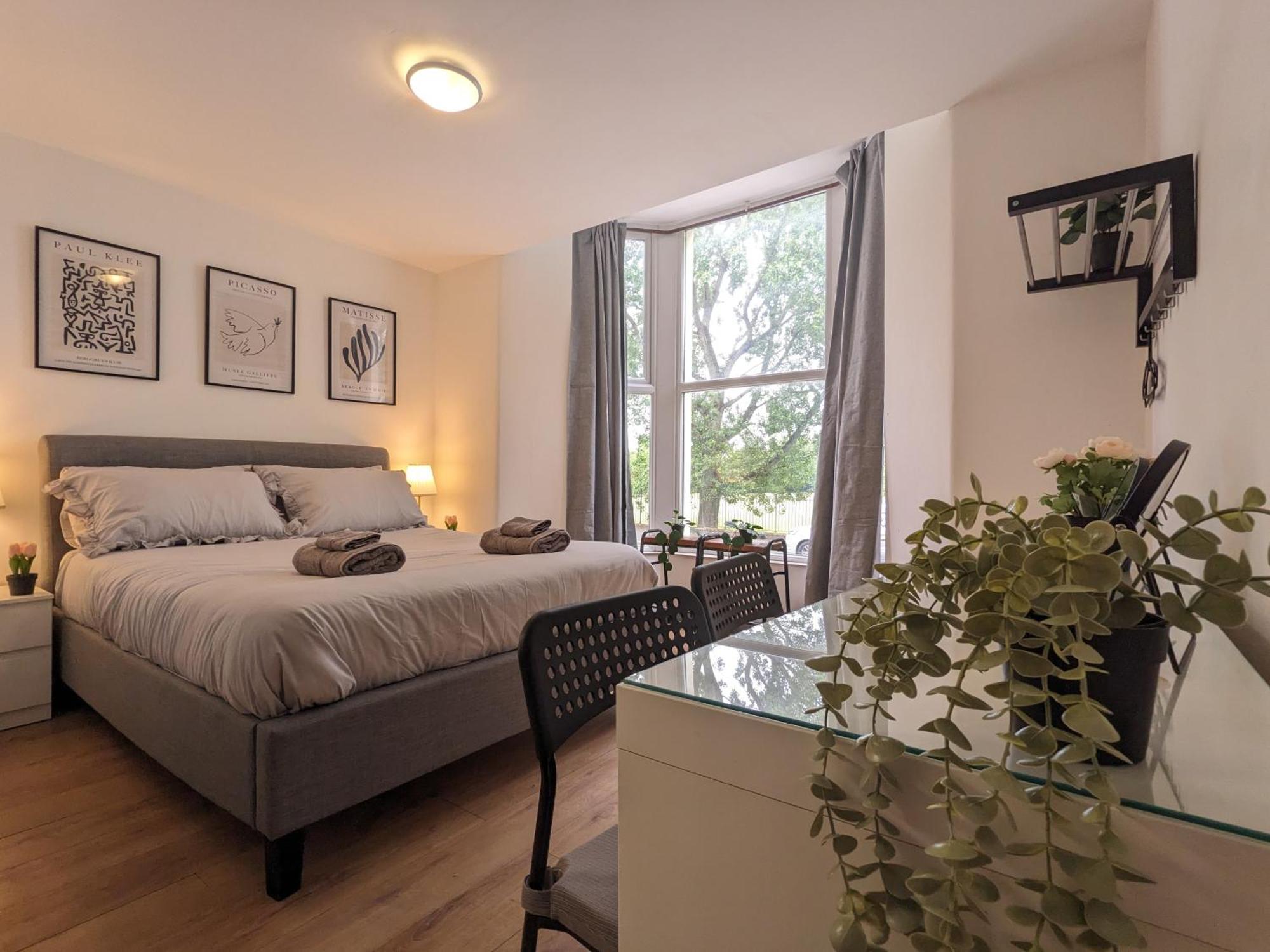 Near Centre Private Bath Free Parking Holiday home Liverpool
