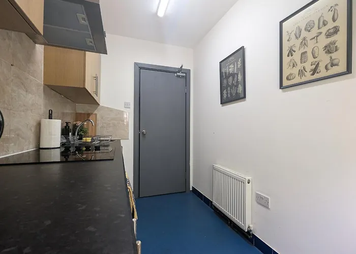Room Near City Centre Private Bath Free Parking