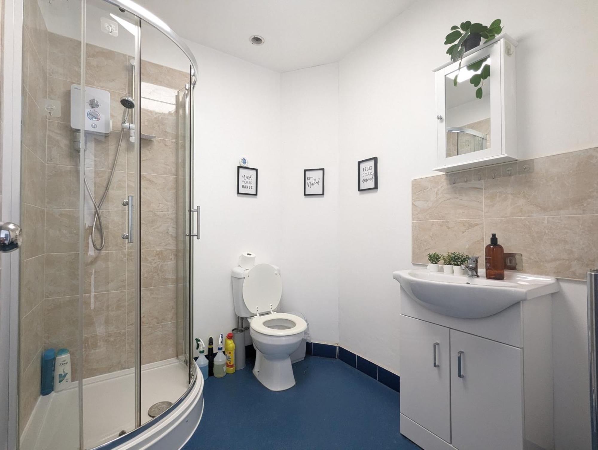 Near Centre Private Bath Free Parking Дом отдыха